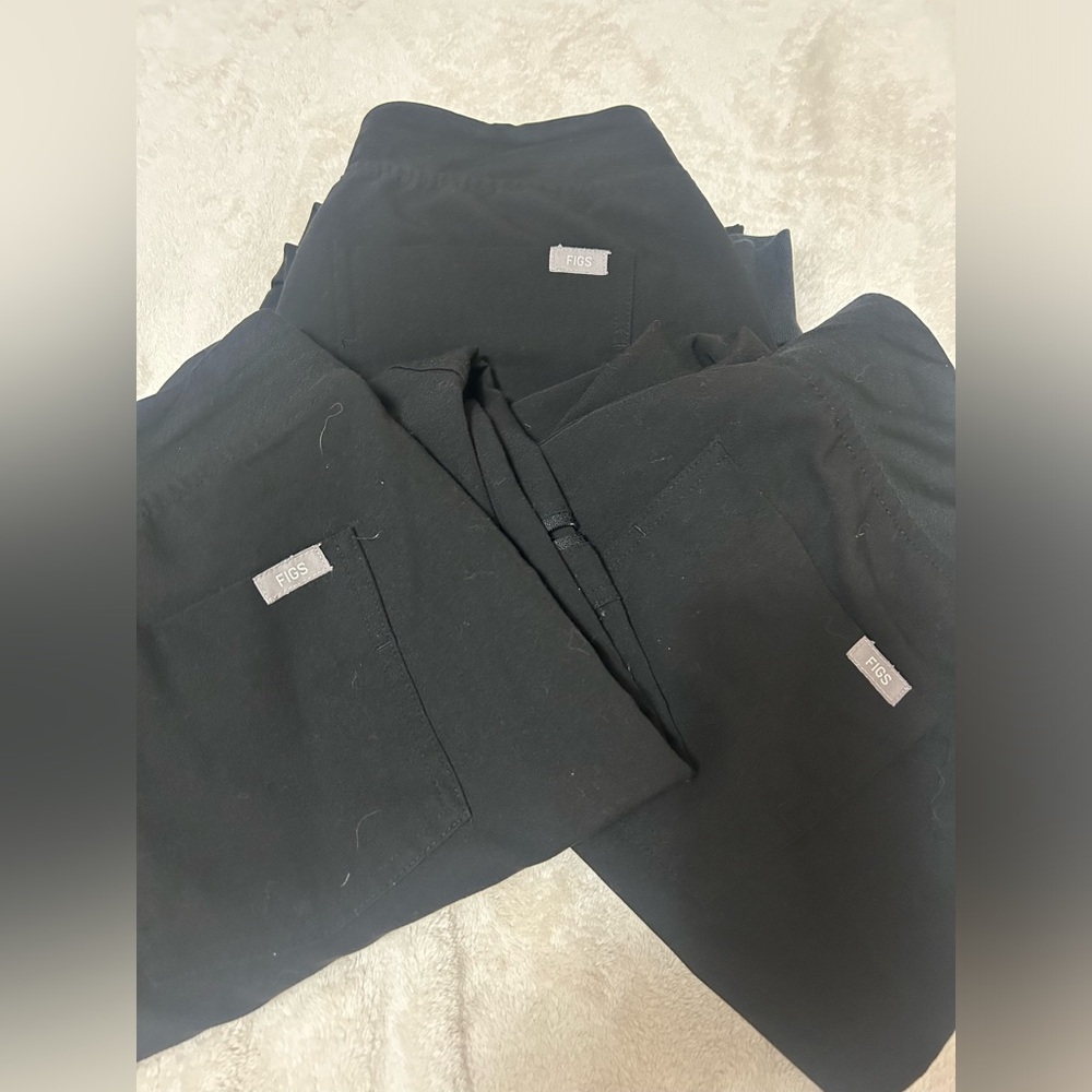 3 pairs of Size medium black Fig scrub pants